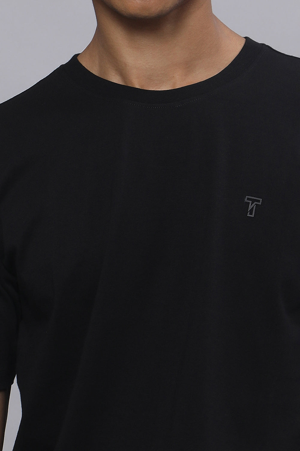 Onyx Everyday Tee – Jet Black